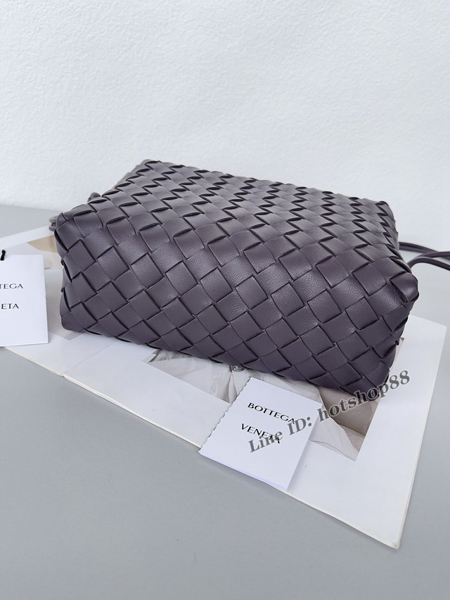 BV專櫃新款手工編織女包 葆蝶家專櫃最新版本大編織紋理loop相機包 款號：680255 bbv1508